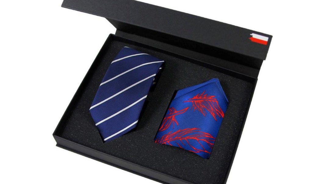Jedwabny krawat i poszetka